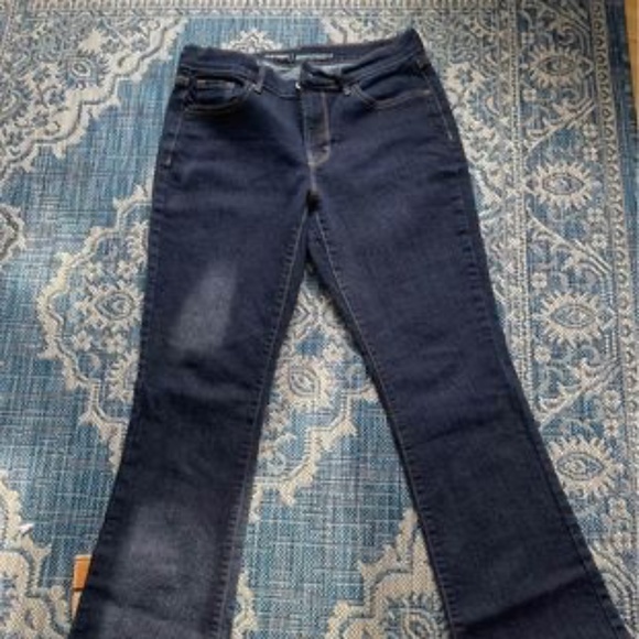 Brand new Old navy mid rise size 28 jeans - Picture 1 of 3